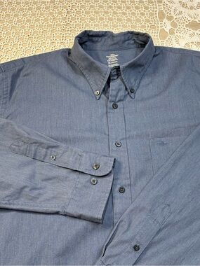 Dockers Mens XL 17-17.5 Blue Stain Defender Dress Shirt Long Sleeve Button Down
